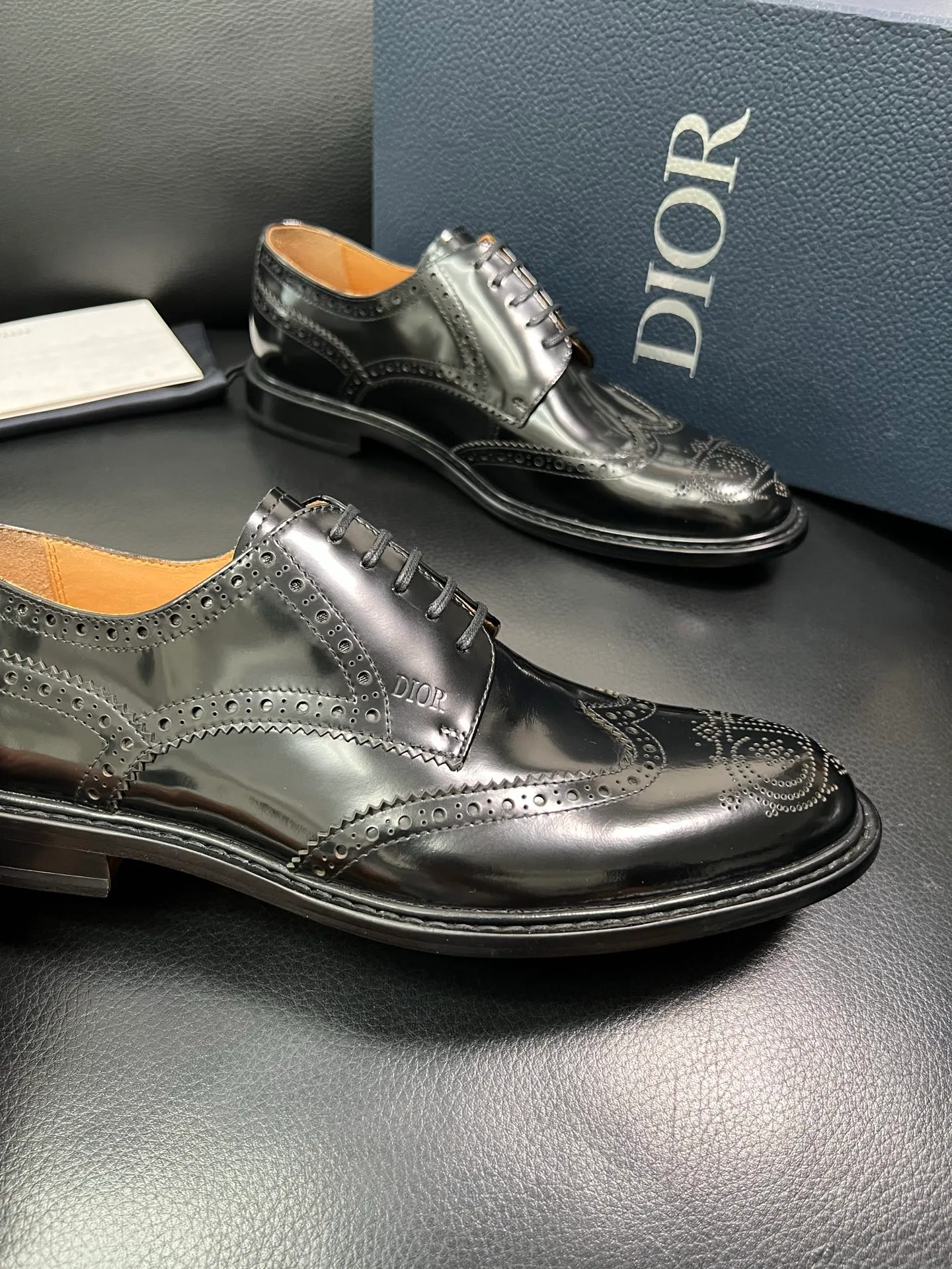 Men's shoes 💰940 Dior top purchasing agent, synchronized with Dior counters, original factory configuration, imported Italian cowhide, fully imported water-dyed cowhide lining, sole: original factory special supply, original sole super comfortable, original factory follow-up order 🔍🔍High quality, welcome to compare, code number 39-44 (can be ordered 38 45 46) 85868